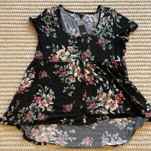 Torrid Womens Floral Babydoll Super Soft Top Button Front Size 1 Black